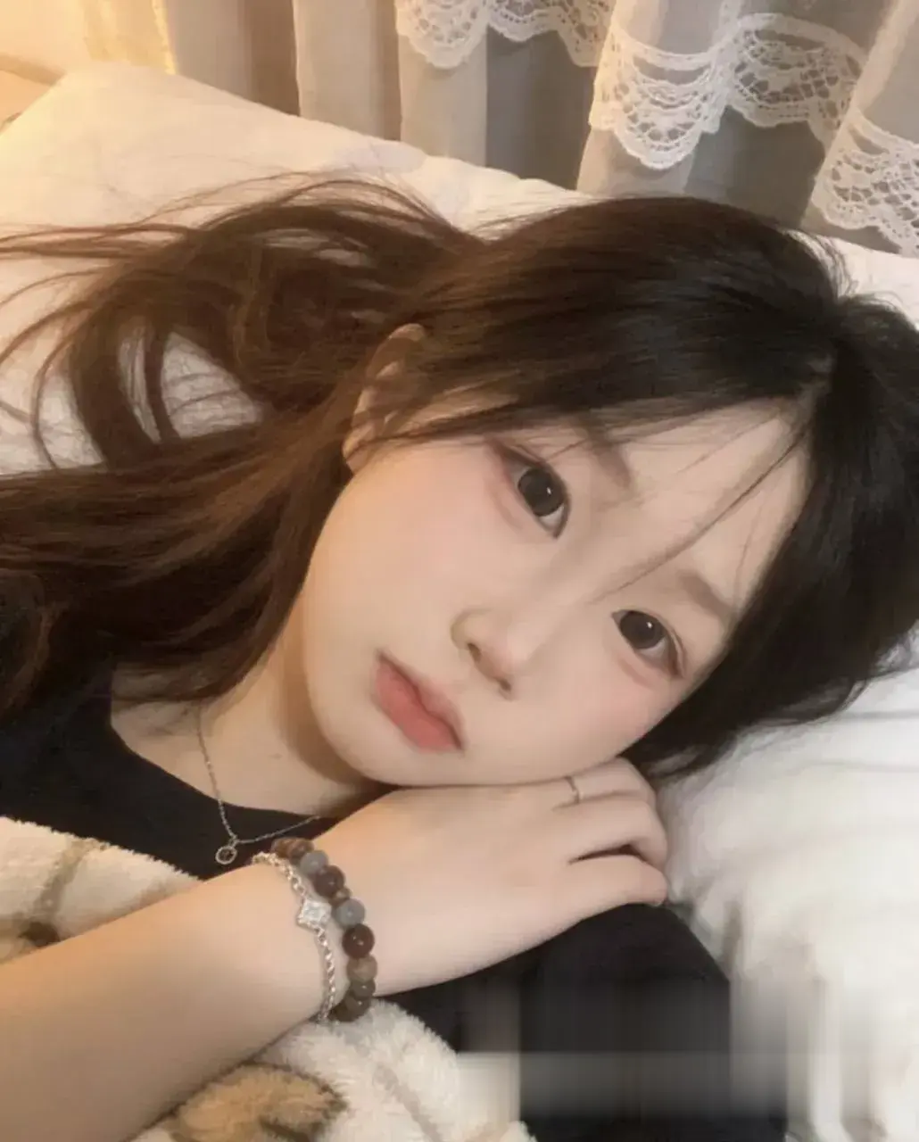 床上媚眼如丝勾人心魄 床上媚眼如丝勾人心魄