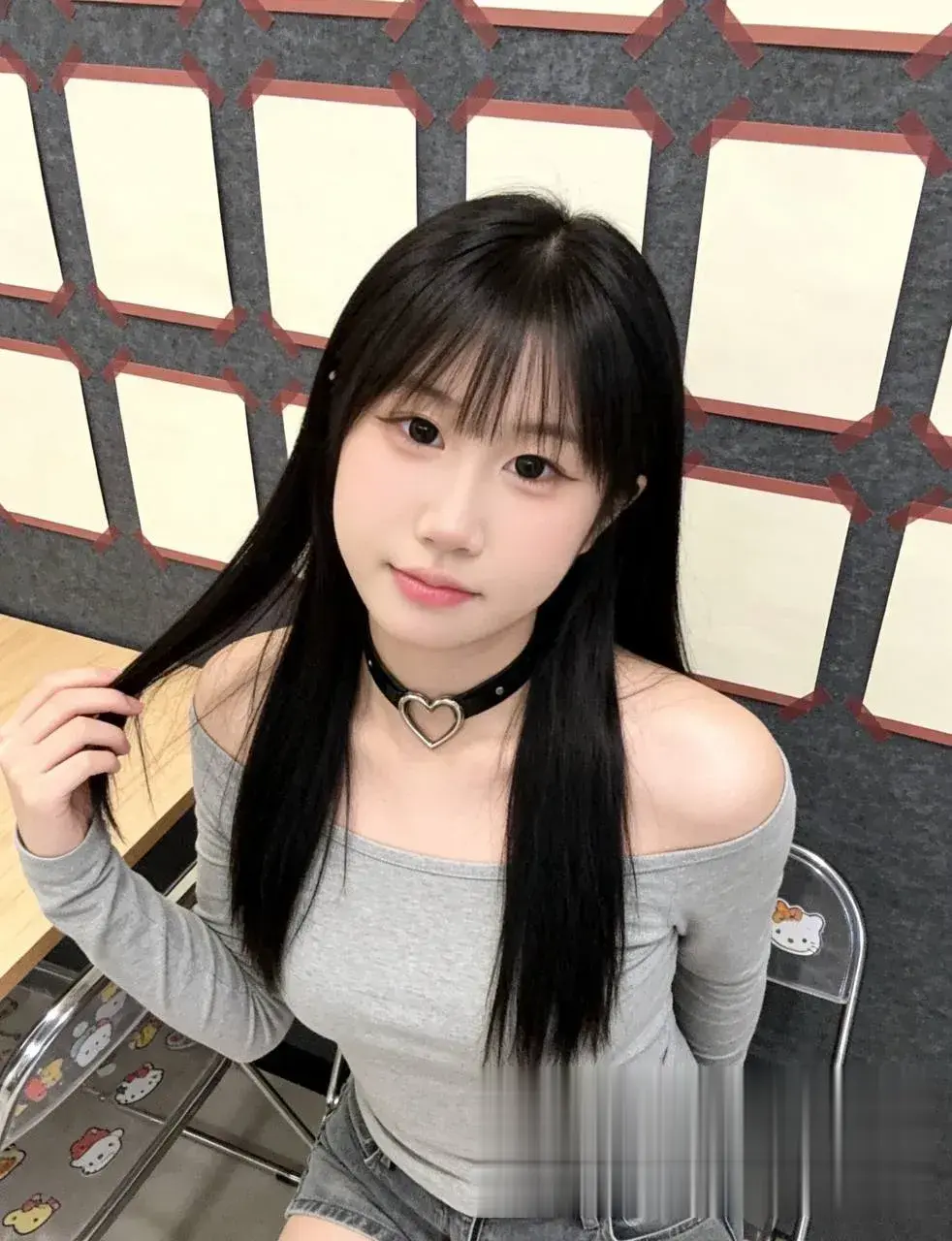 爱心项圈黑发尤物电眼 爱心项圈黑发尤物电眼