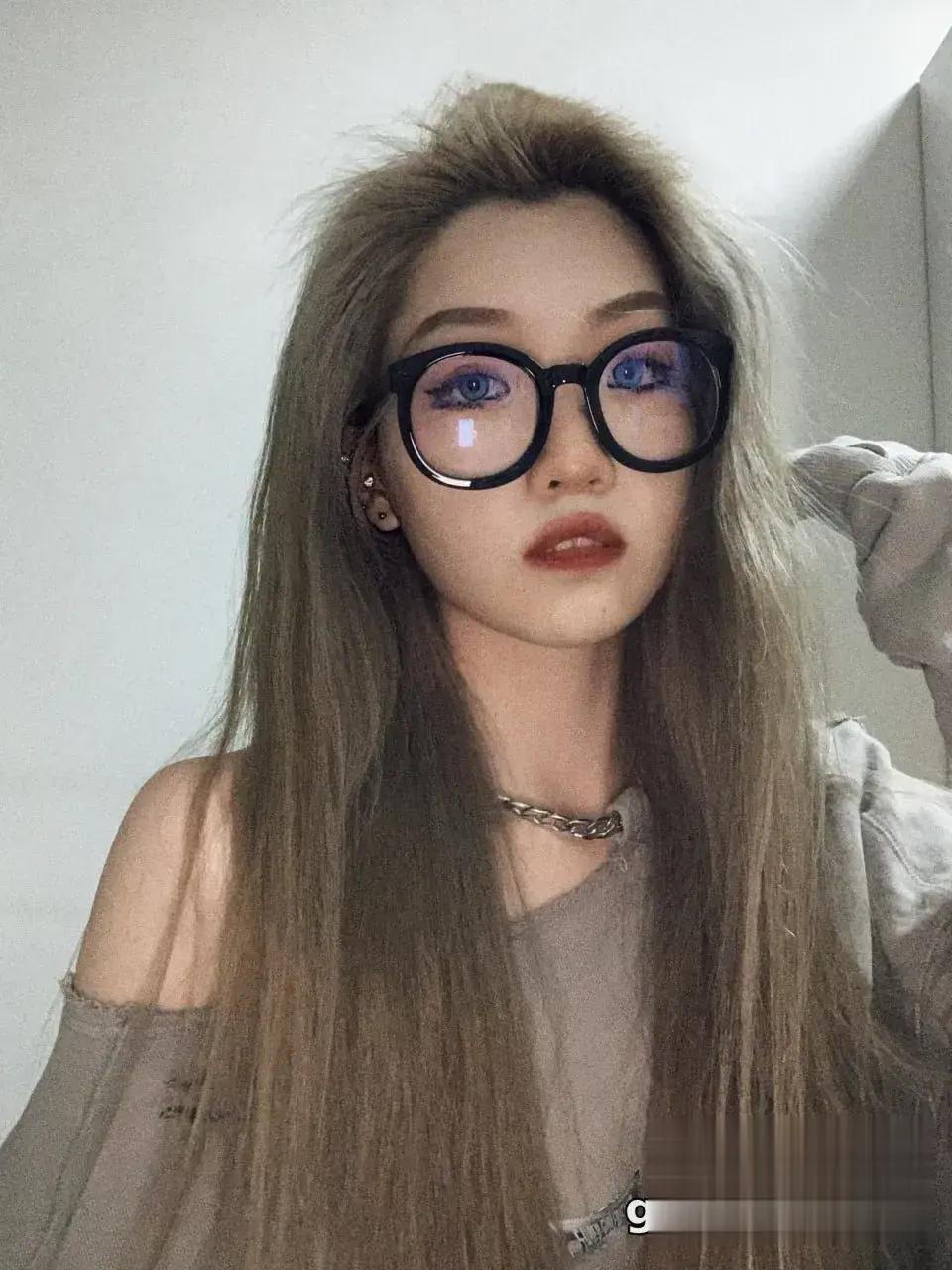 萝莉妹子深喉服务反差太大，湿漉漉的樱桃小嘴让人心跳加速