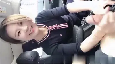 38岁老板娘日间车震：欲望的挑逗