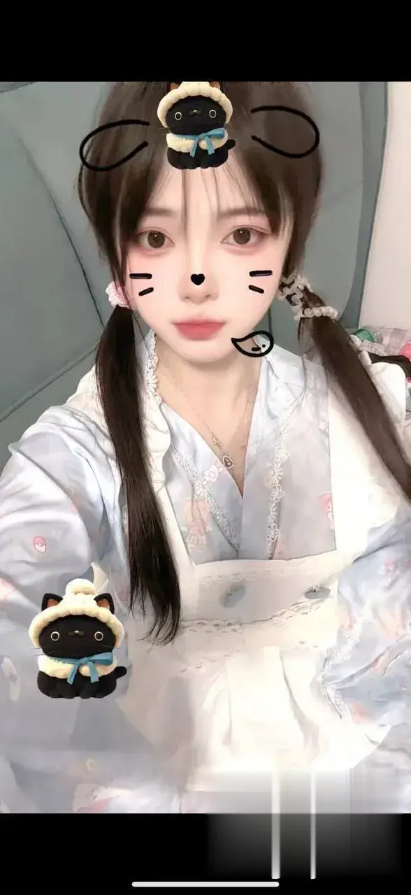 猫耳滤镜甜美可口自拍诱惑