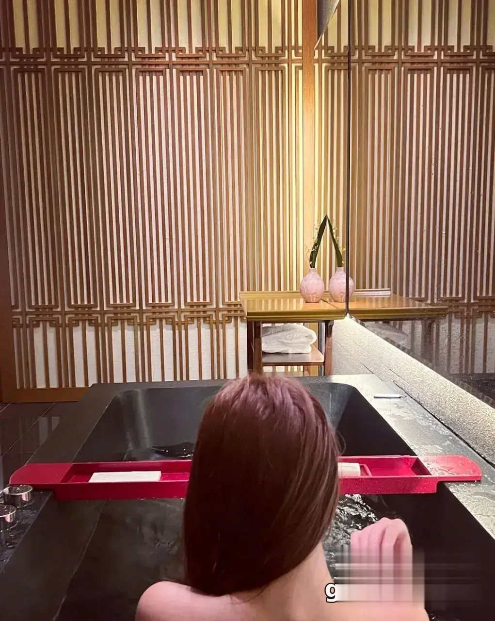 温泉私浴 红发美背后入视角
