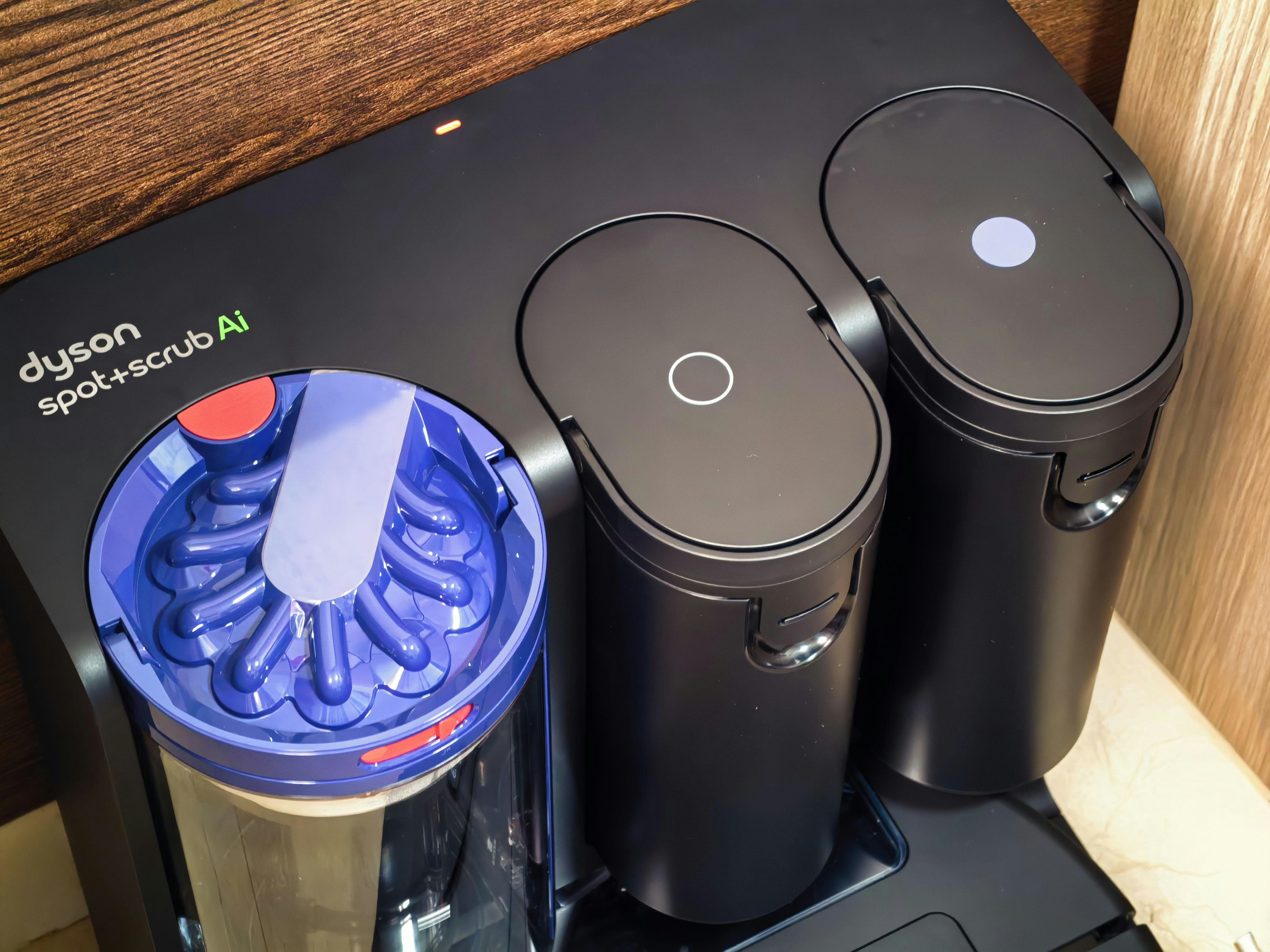 Dyson 气旋集尘系统实拍