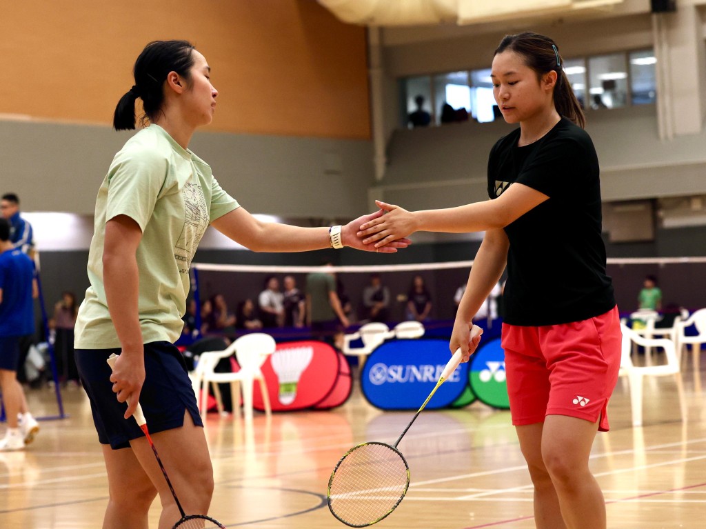 杨雅婷杨霈霖在比赛中
