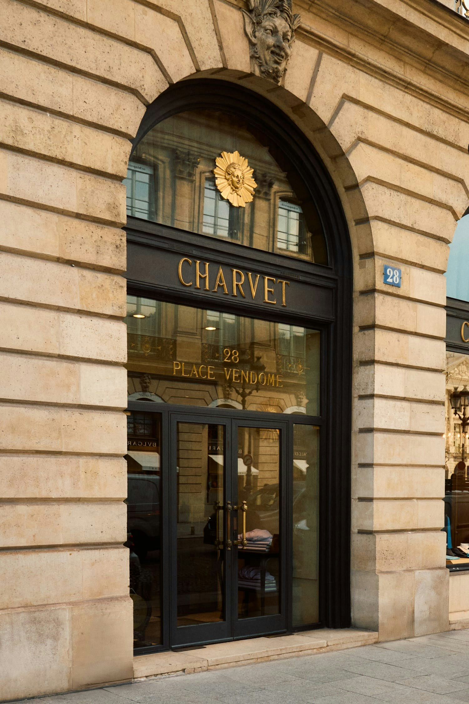 CHANEL收购法国百年衬衫工坊Charvet