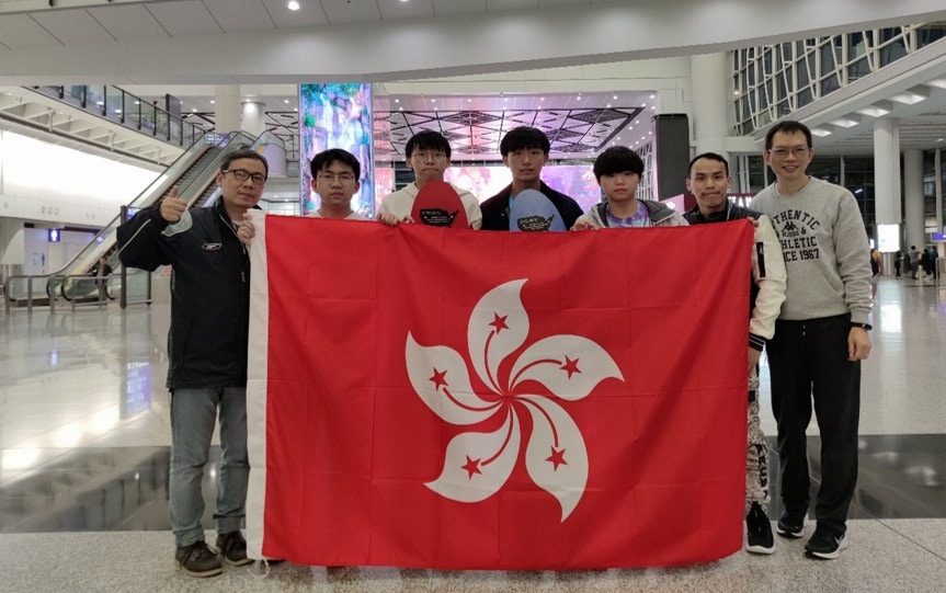 劳任杰老师带领学生参加无人机比赛