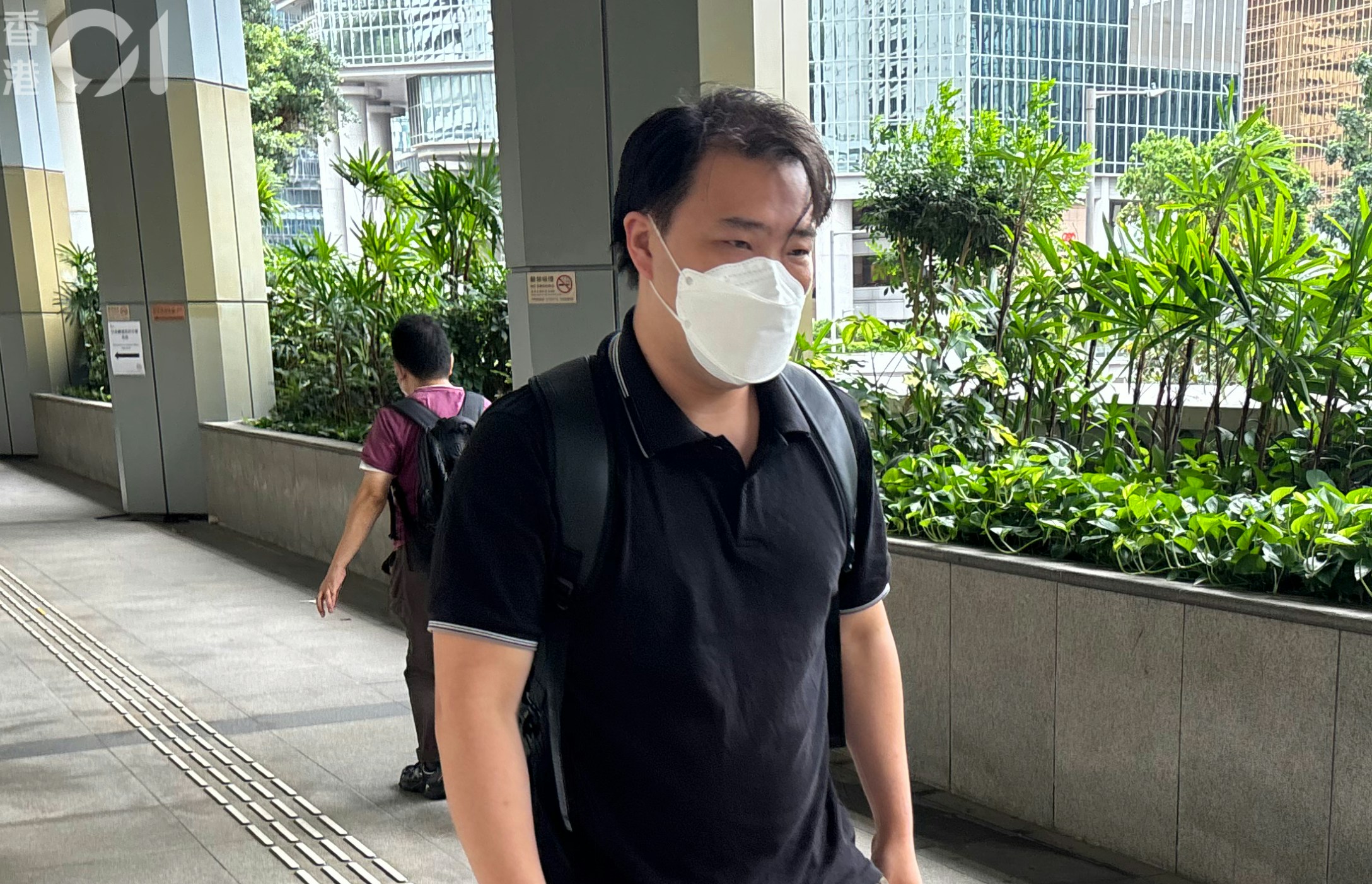 CHANEL前员工涉串谋偷窃逾700件待销毁货品｜两被告与仓务员异常联系曝光