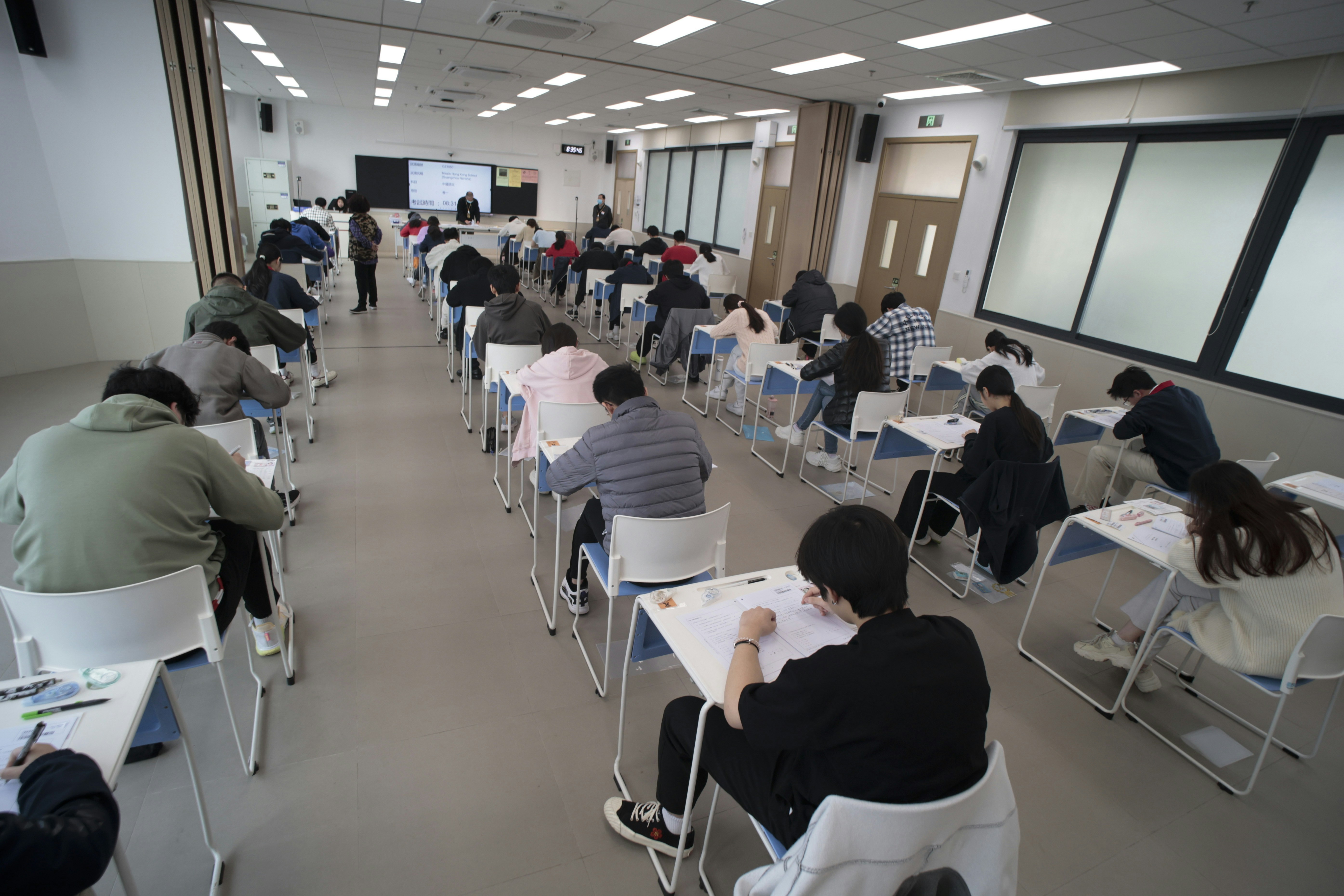 DSE放榜日考场场景