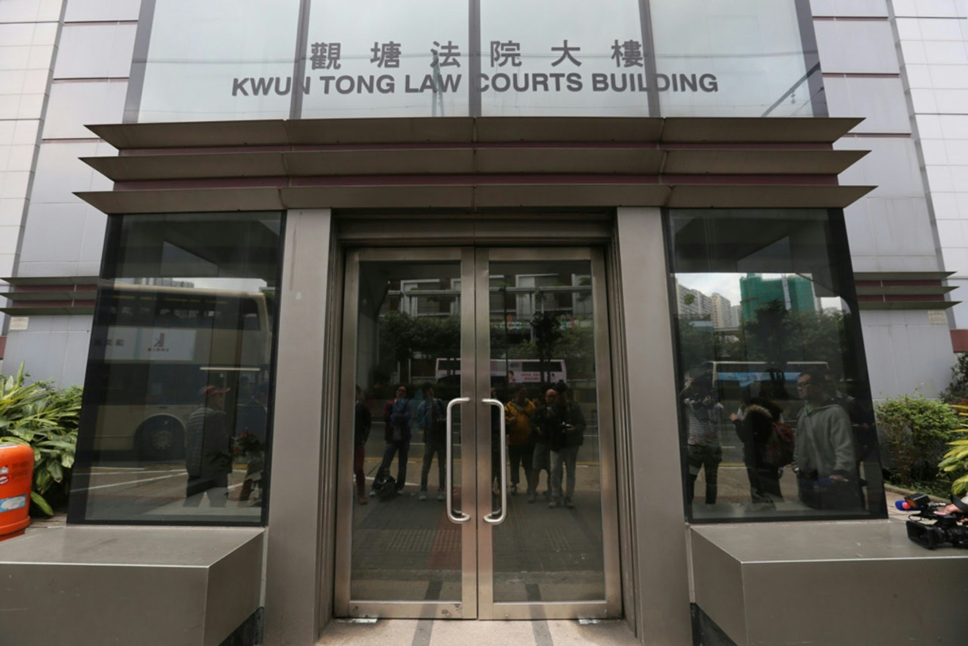 17岁男生非礼13岁女同学并上传影片｜还押3周后认错 法官判感化1年