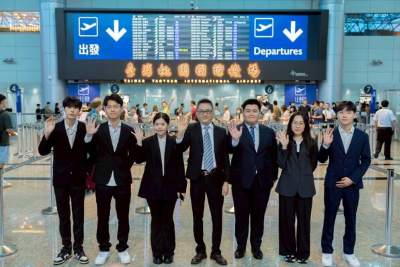 台湾民众党青年团抵达上海