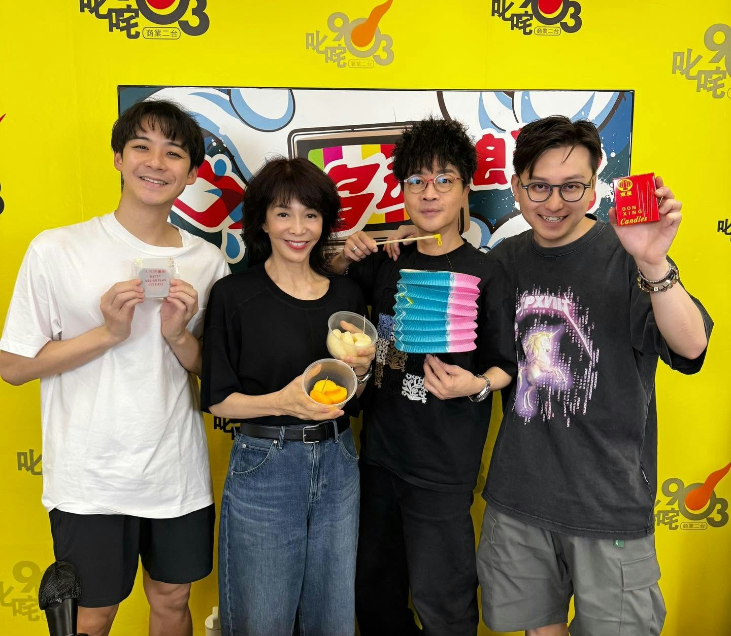 网民形容事件为“放送事故”,笑说:“敢撚化Do姐真系大胆!!”,但相信迪伟并非有心,而Do姐亦不会太介意。(fb@口水多过浪花)