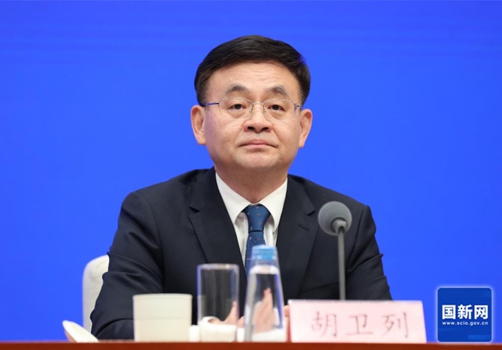 《民族团结进步促进法》7月1日上路。大陆司法部副部长胡卫列6月24日表明，该法律是以法治化手段抵御各类境外涉民族领域的不法行为，不影响中外正常的人文交流交往。（国新网）
