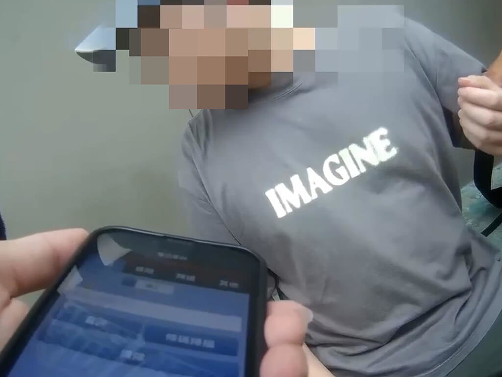 香港人Ken在彰化被捕现场，警方公开其取款监控影像