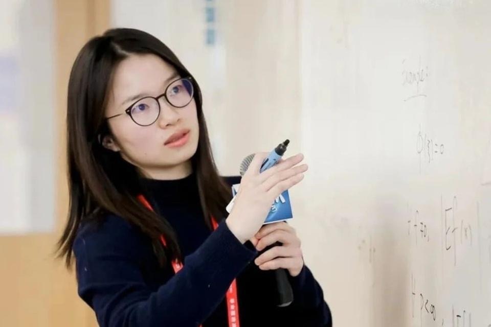 王虹在学术会议现场