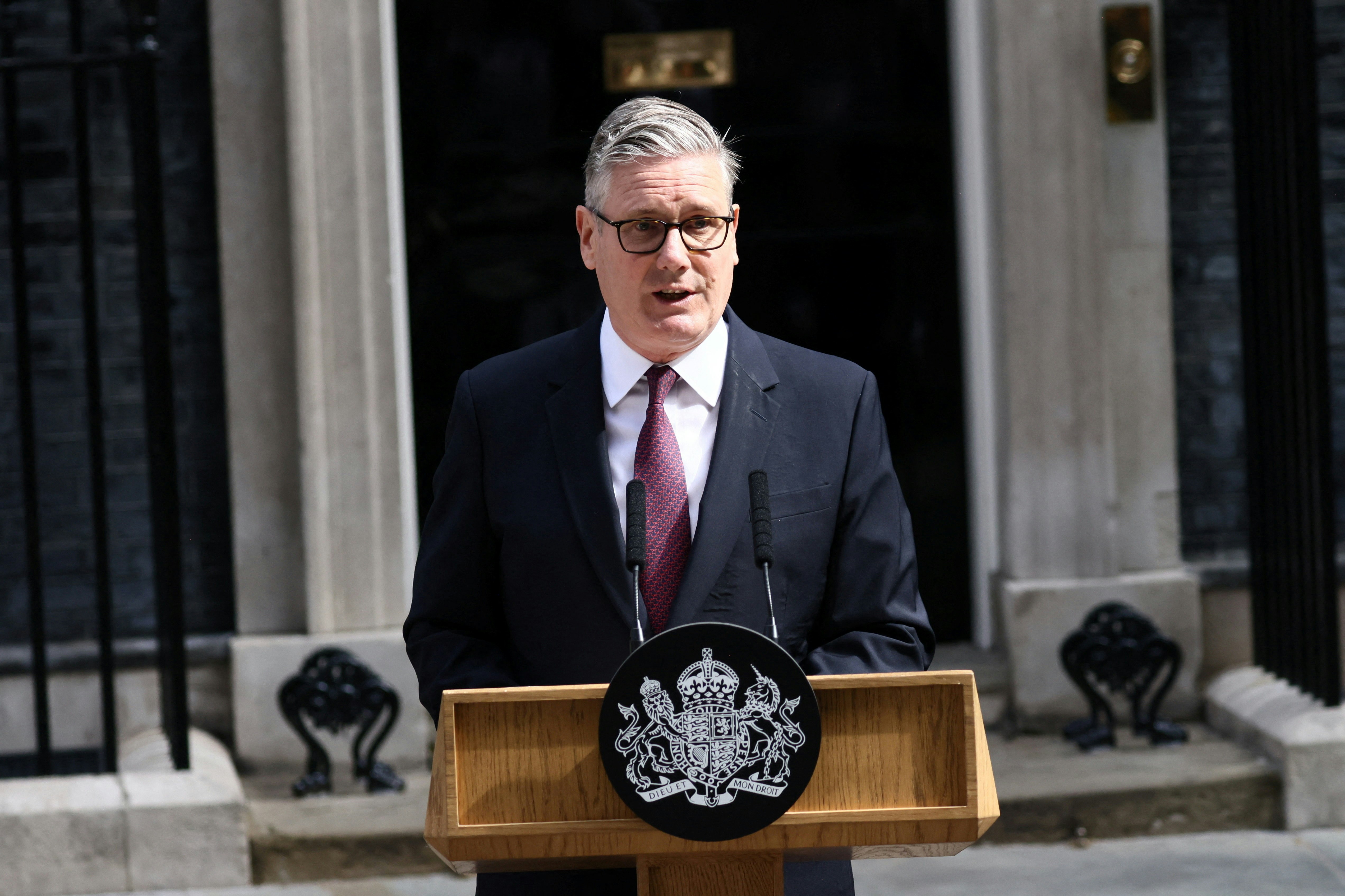 英国首相施纪贤在唐宁街宣布辞职决定