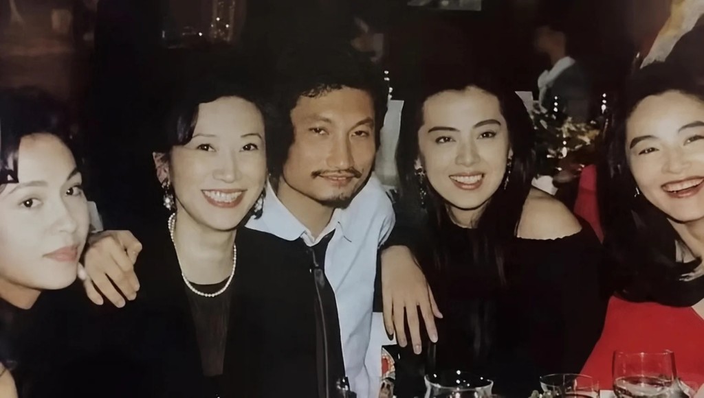 王祖贤晒珍贵合照悼念施南生