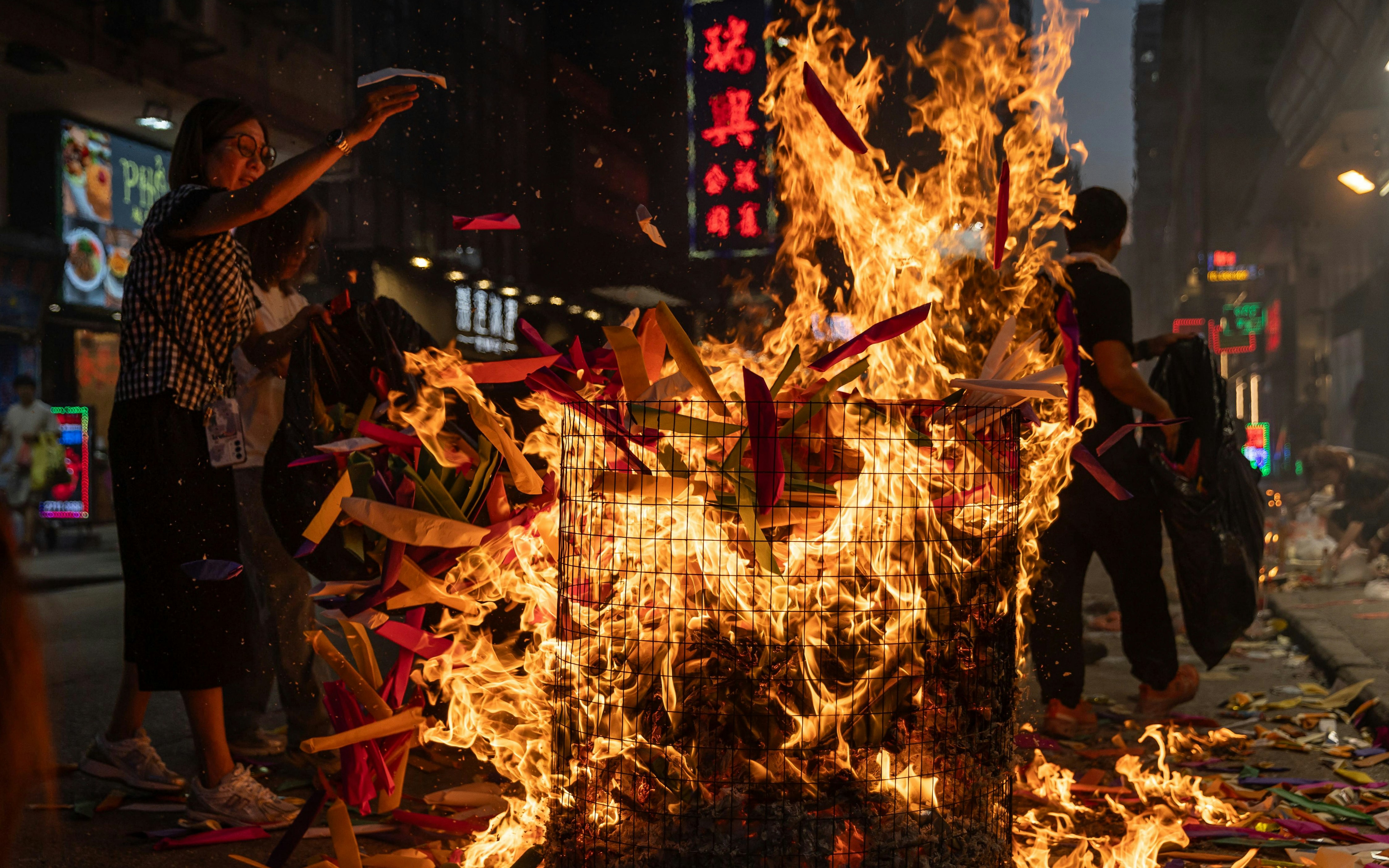 科技视角：香港盂兰节传统仪式中的现代影像记录