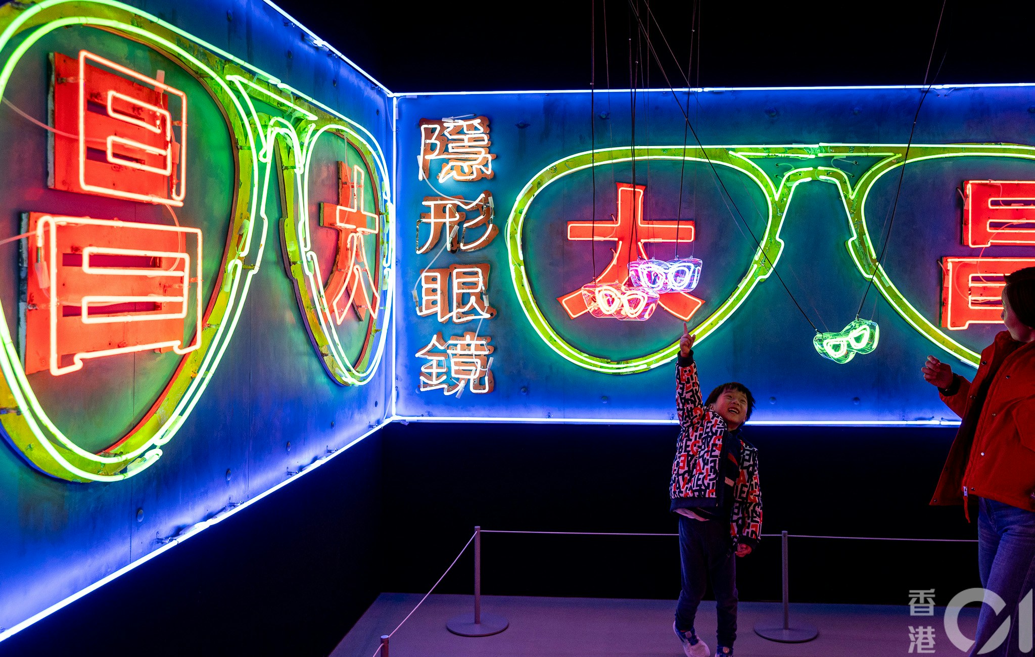 展览中重现的金凤大餐厅经典霓虹招牌