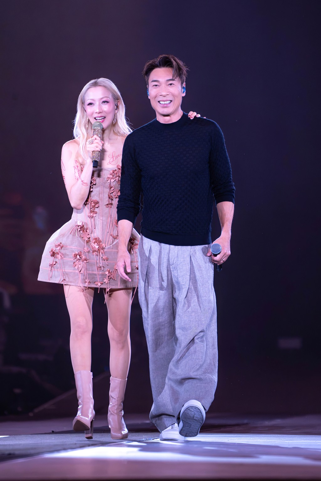 许志安与郑秀文同台演出