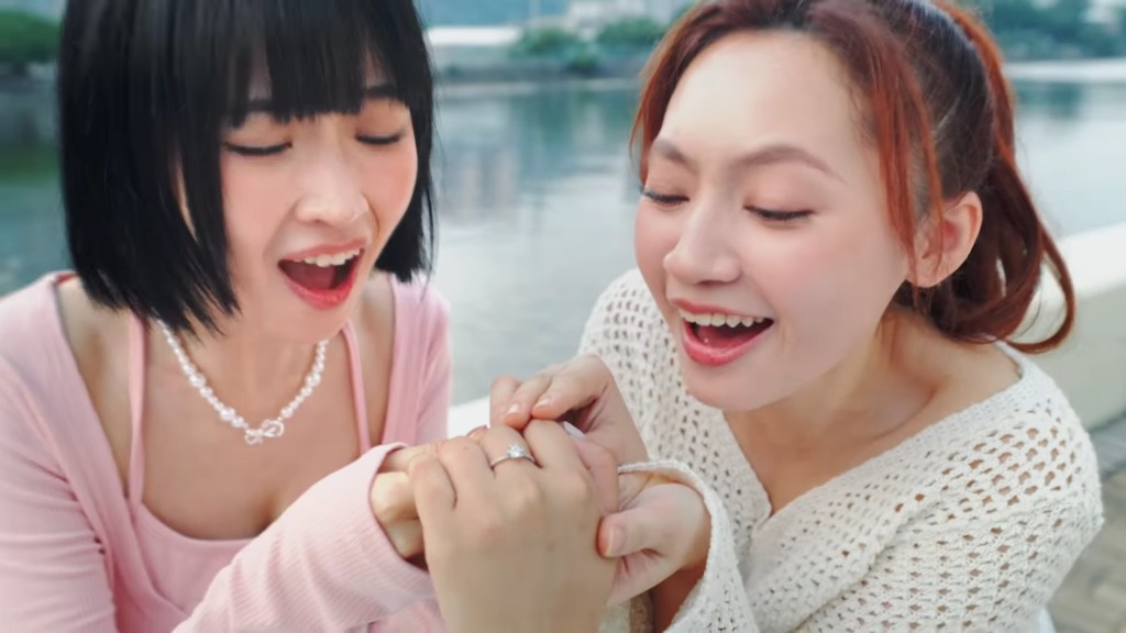 嘉盈展示疗程后腰线效果