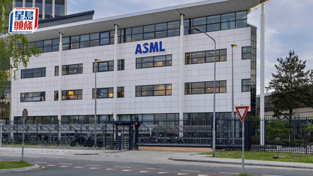 ASML年内二度上调业绩预期｜计划明后年各增30%光刻机产能