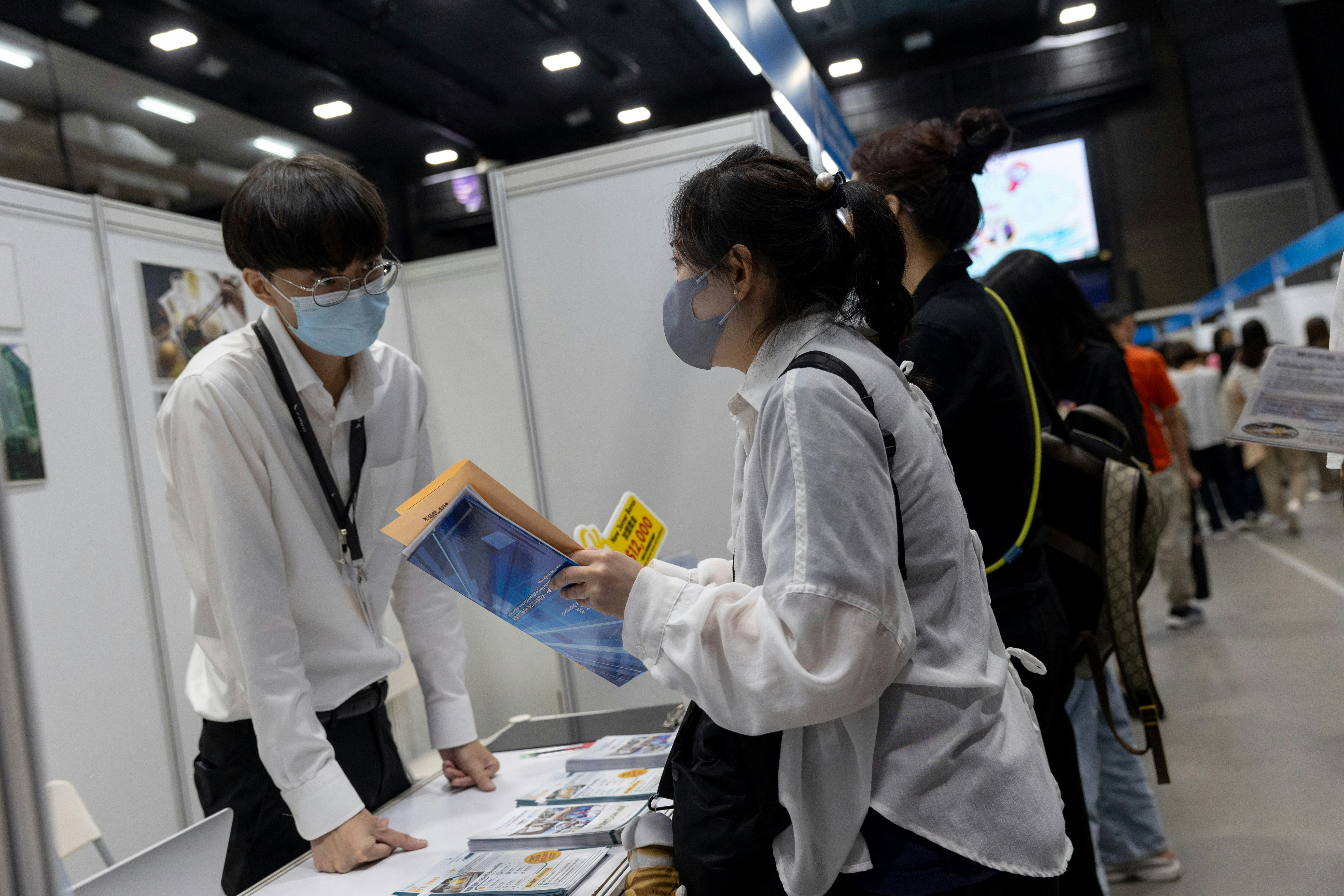 劳联主席说明再就业津贴优化方案