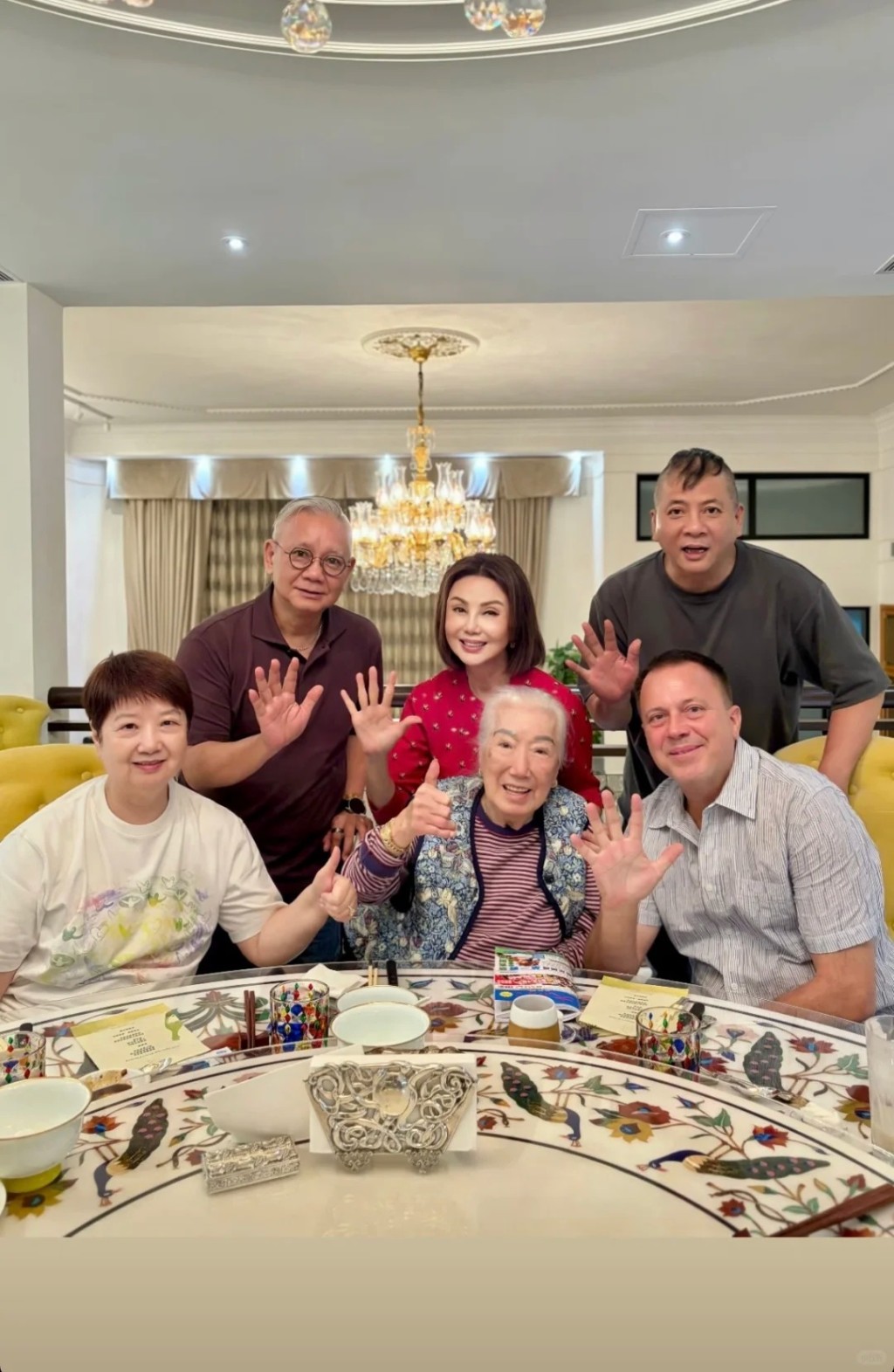 101岁林余宝珠精神状态良好