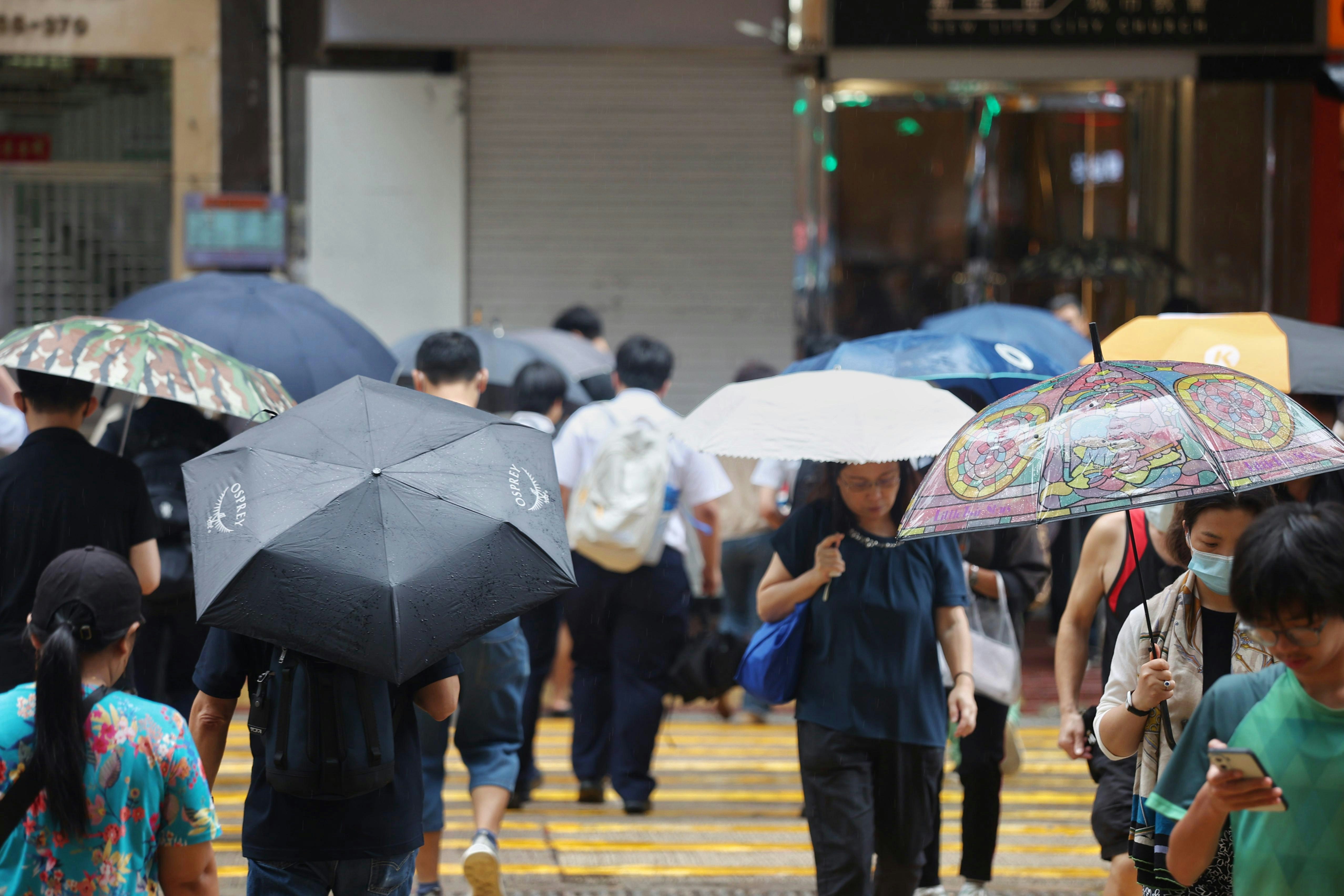 DSE放榜日暴雨袭港｜天文台取消黄雨警告 未来一周持续有骤雨