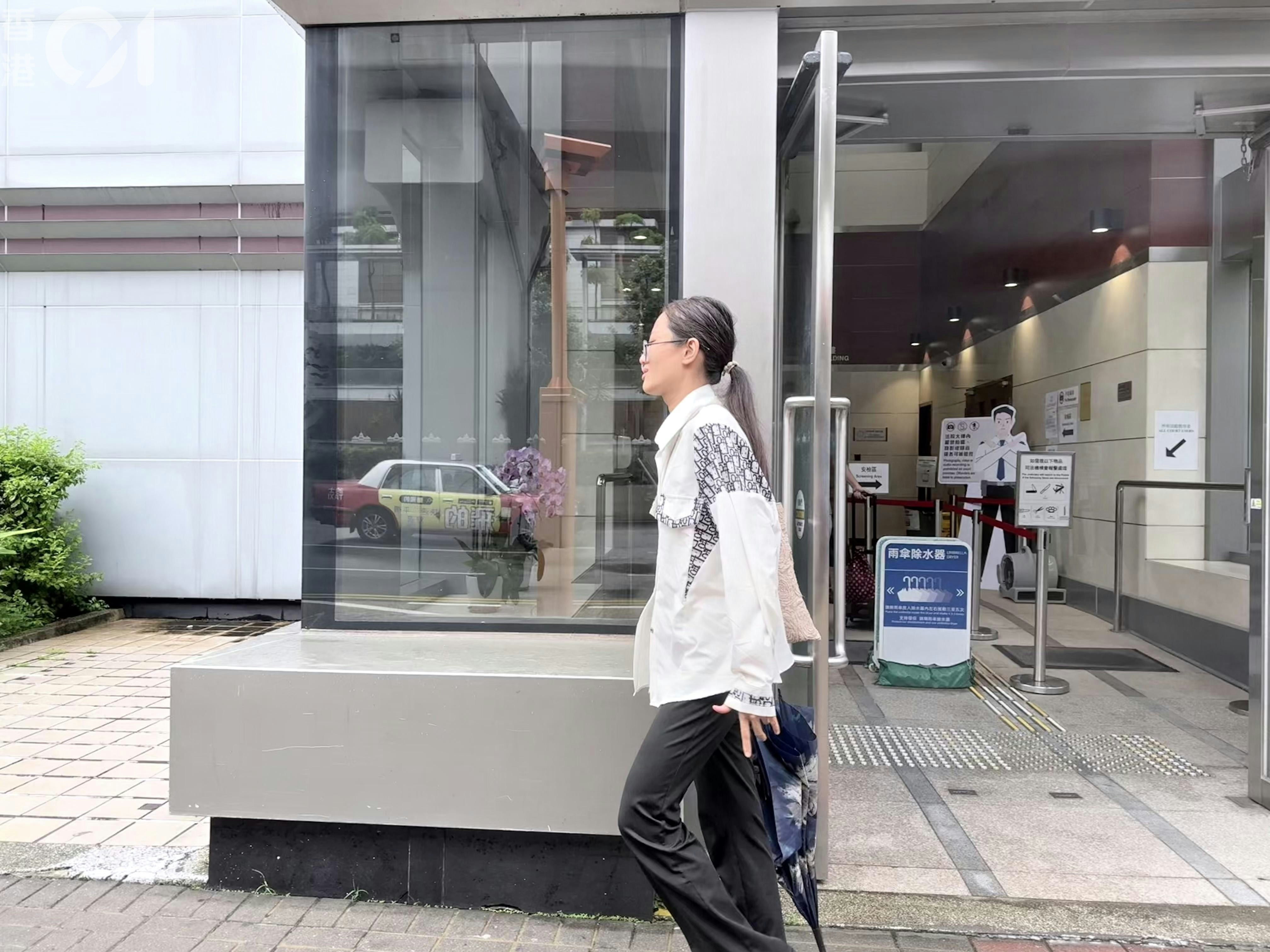 被告吴为宜在法庭承认盗窃猫粮
