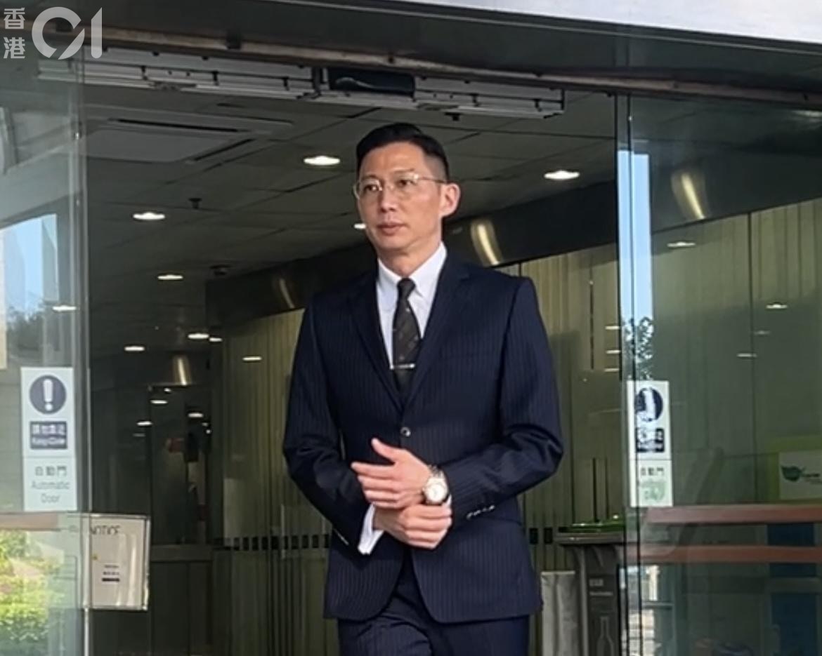 警司周毅刚出庭应讯，自辩时承认在部门中属『条件不错』的成员