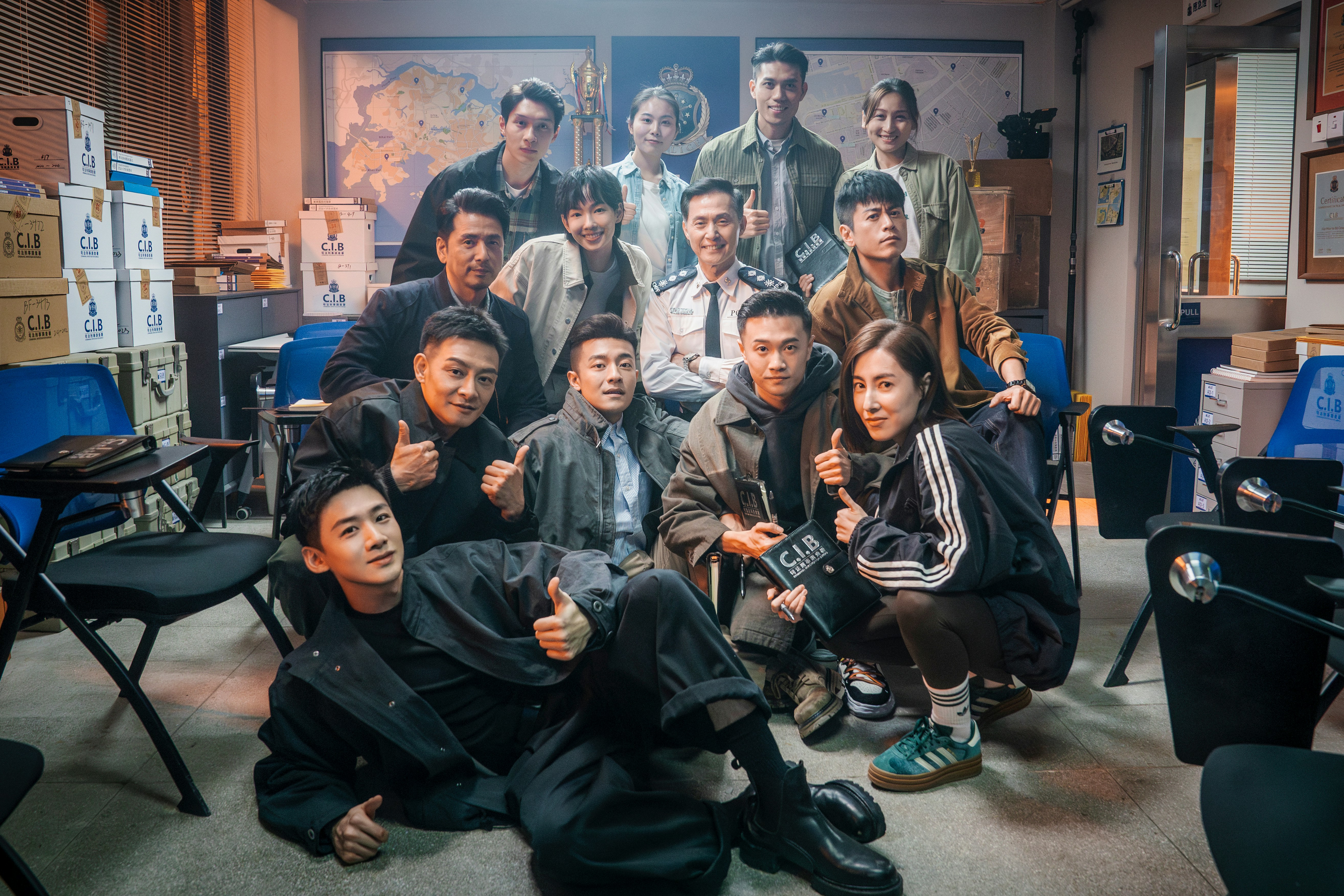 张国强警服造型气场全开