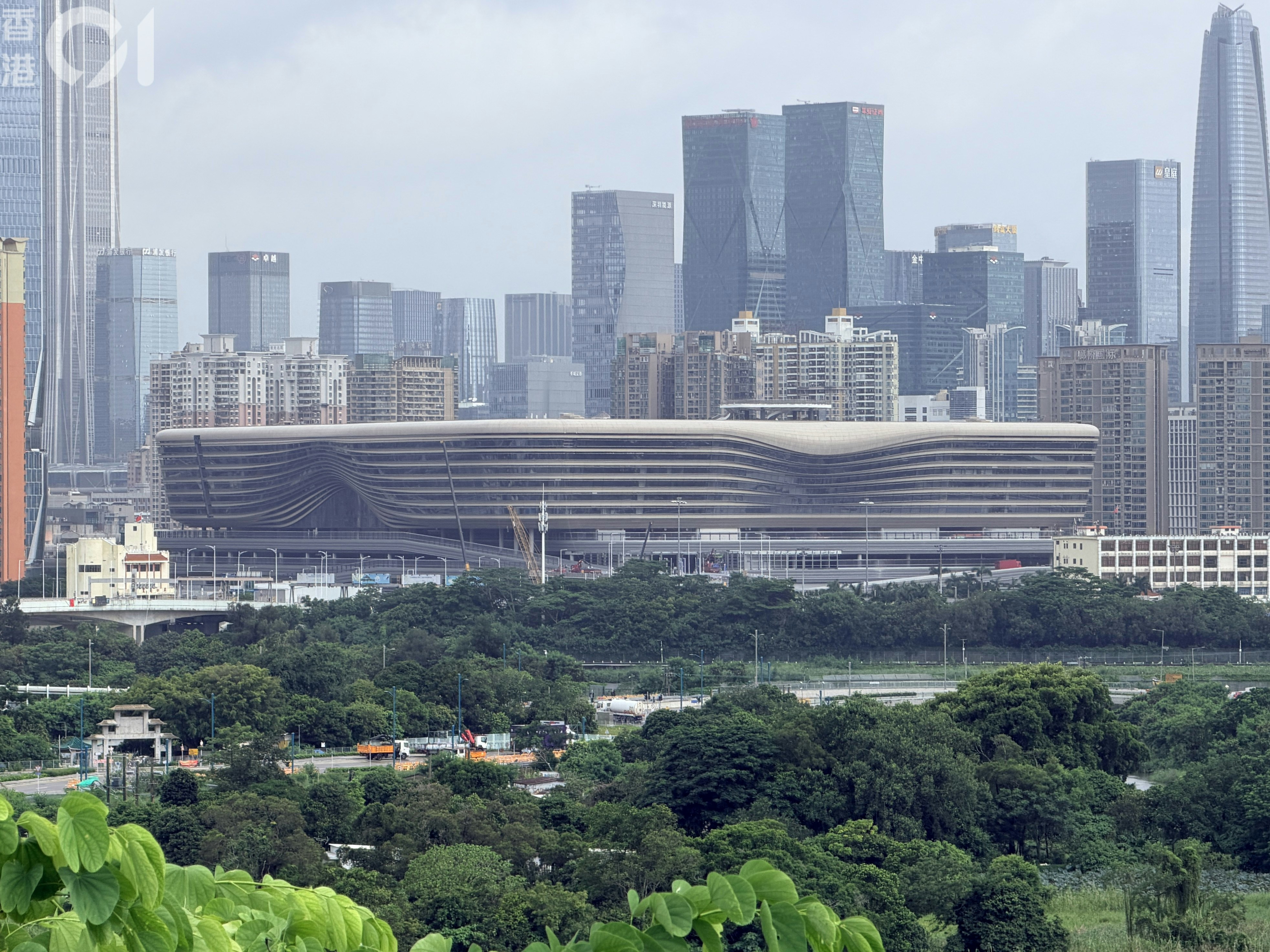 建设中的新皇岗口岸全景