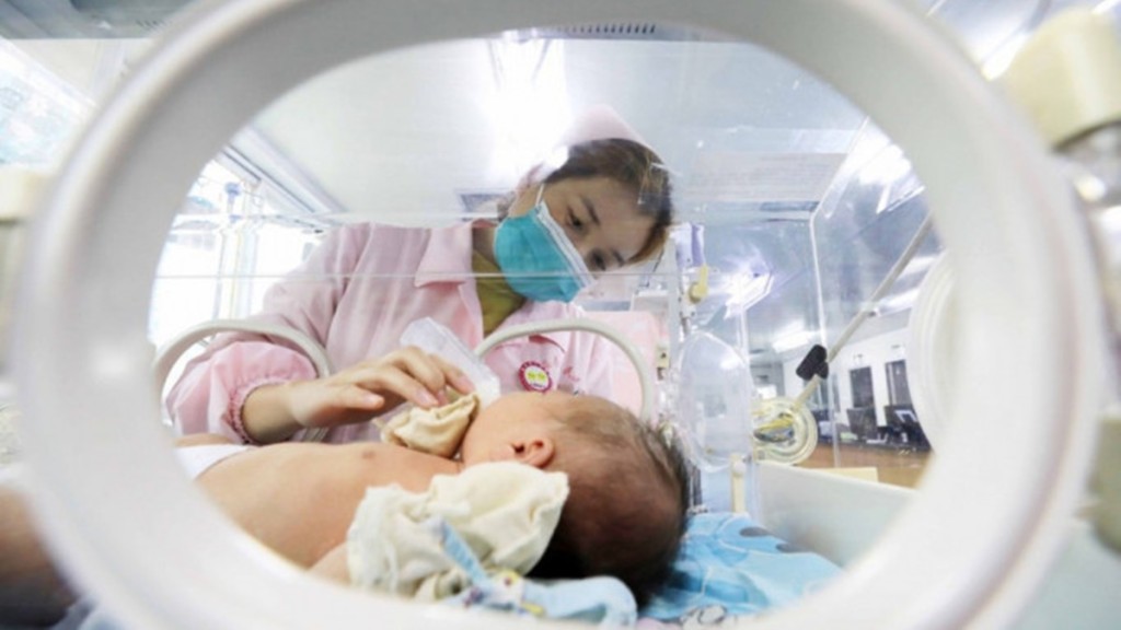 台湾新生儿数量持续下降趋势图